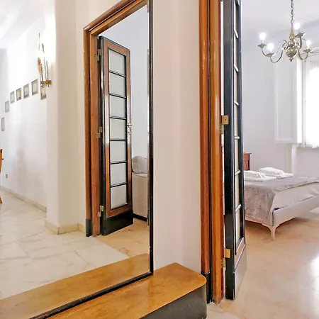 4bnb - Spacious Gracchi شقة *