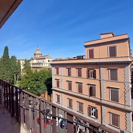 Apartment 4bnb - Spacious Gracchi *